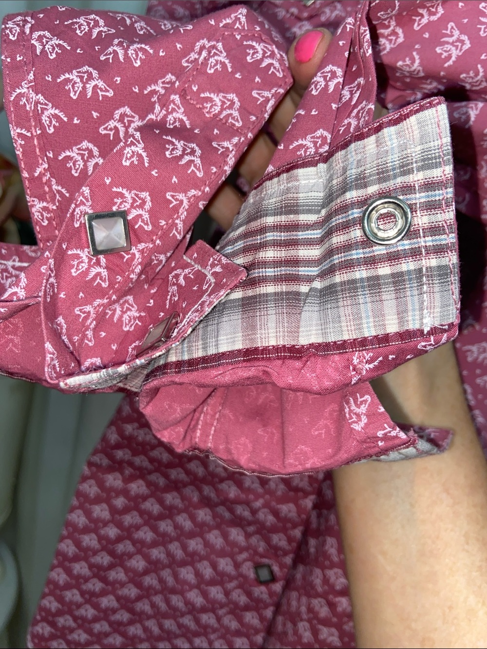 Panhandle Western Pearl Snap Cotton Shirt in Mauve Pink Horse Print - Picture 8 of 9